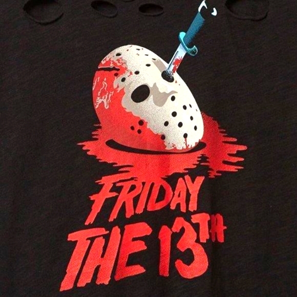 ❤️NWT VINTAGE TORRID TEE - FRIDAY THE 13TH JASON VOORHEES DISTRESSED MASK - PLUS - Picture 2 of 12